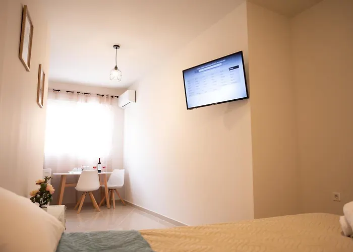Anesis Airport Rooms 408