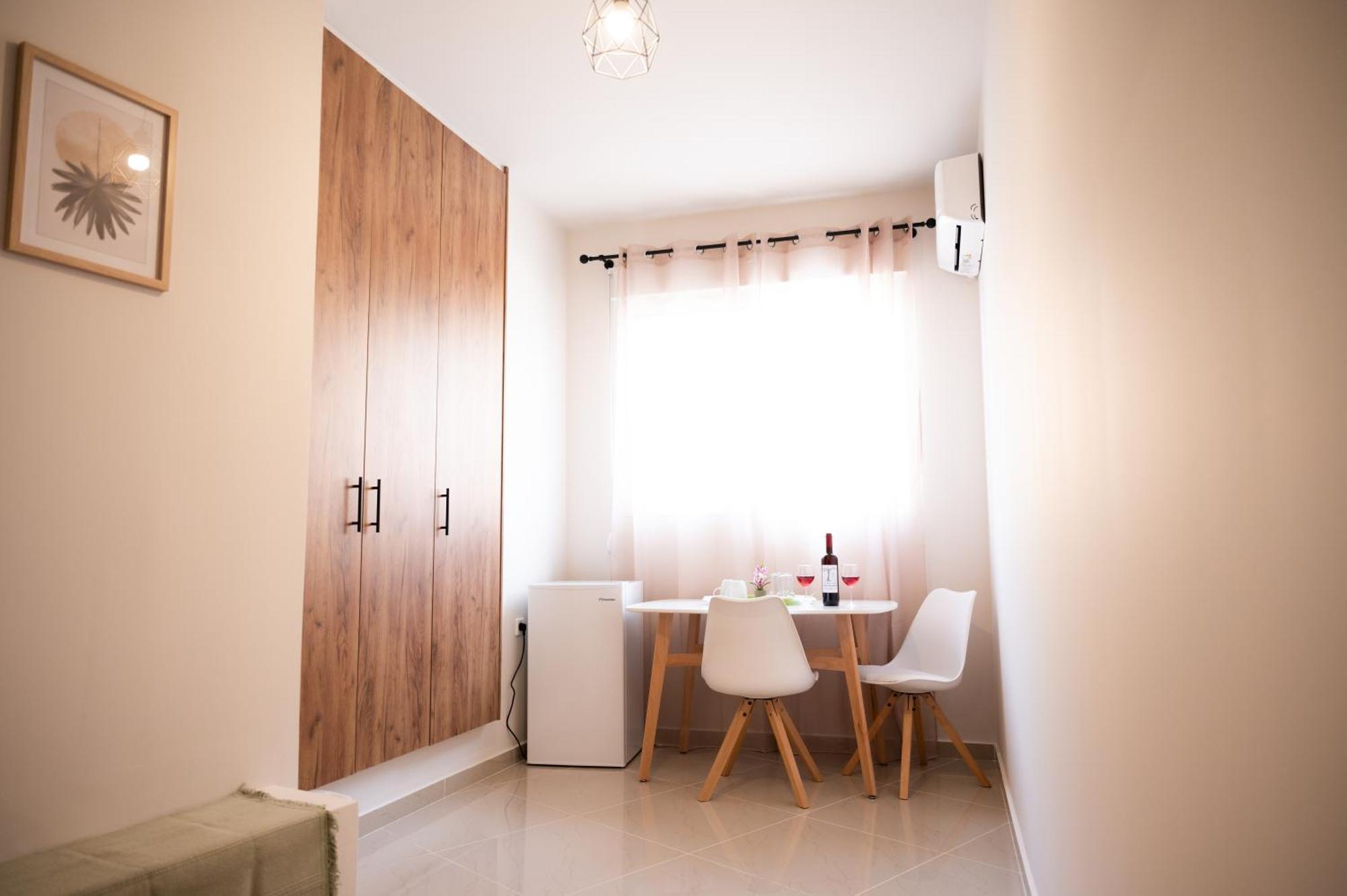 Anesis Airport 408 Apartment Koropion